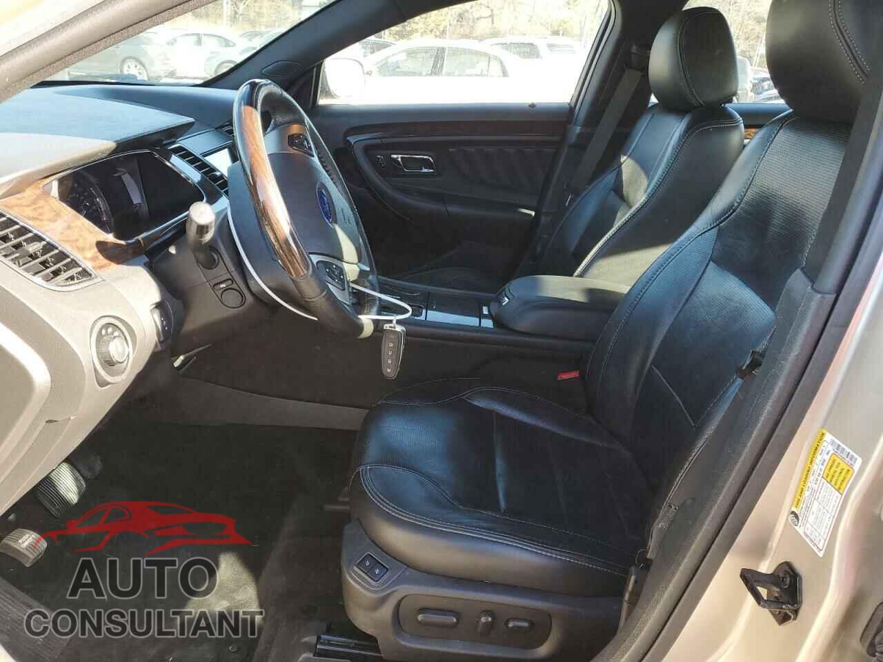 FORD TAURUS 2017 - 1FAHP2F85HG102085