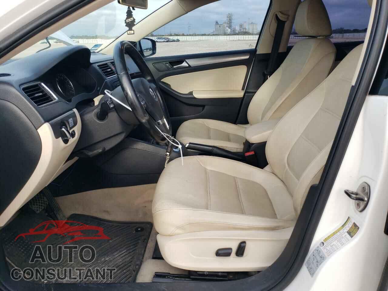 VOLKSWAGEN JETTA 2013 - 3VWLL7AJ2DM238274