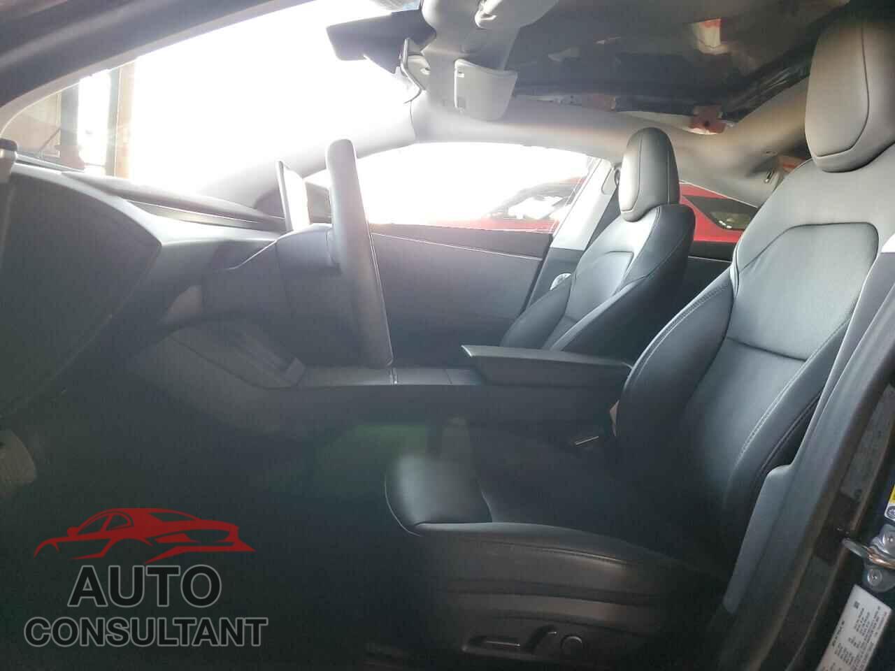 TESLA MODEL 3 2024 - 5YJ3E1EA9RF735645