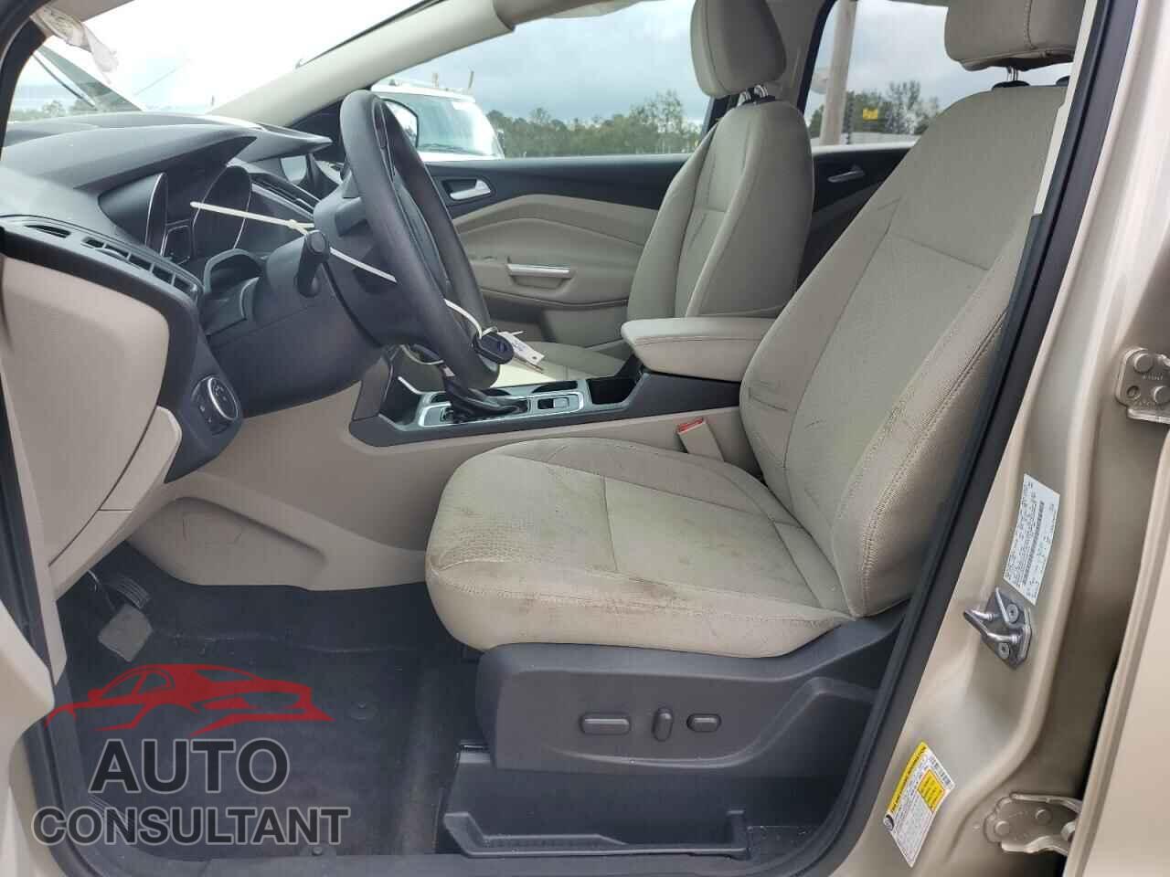 FORD ESCAPE 2017 - 1FMCU0GD4HUD81815