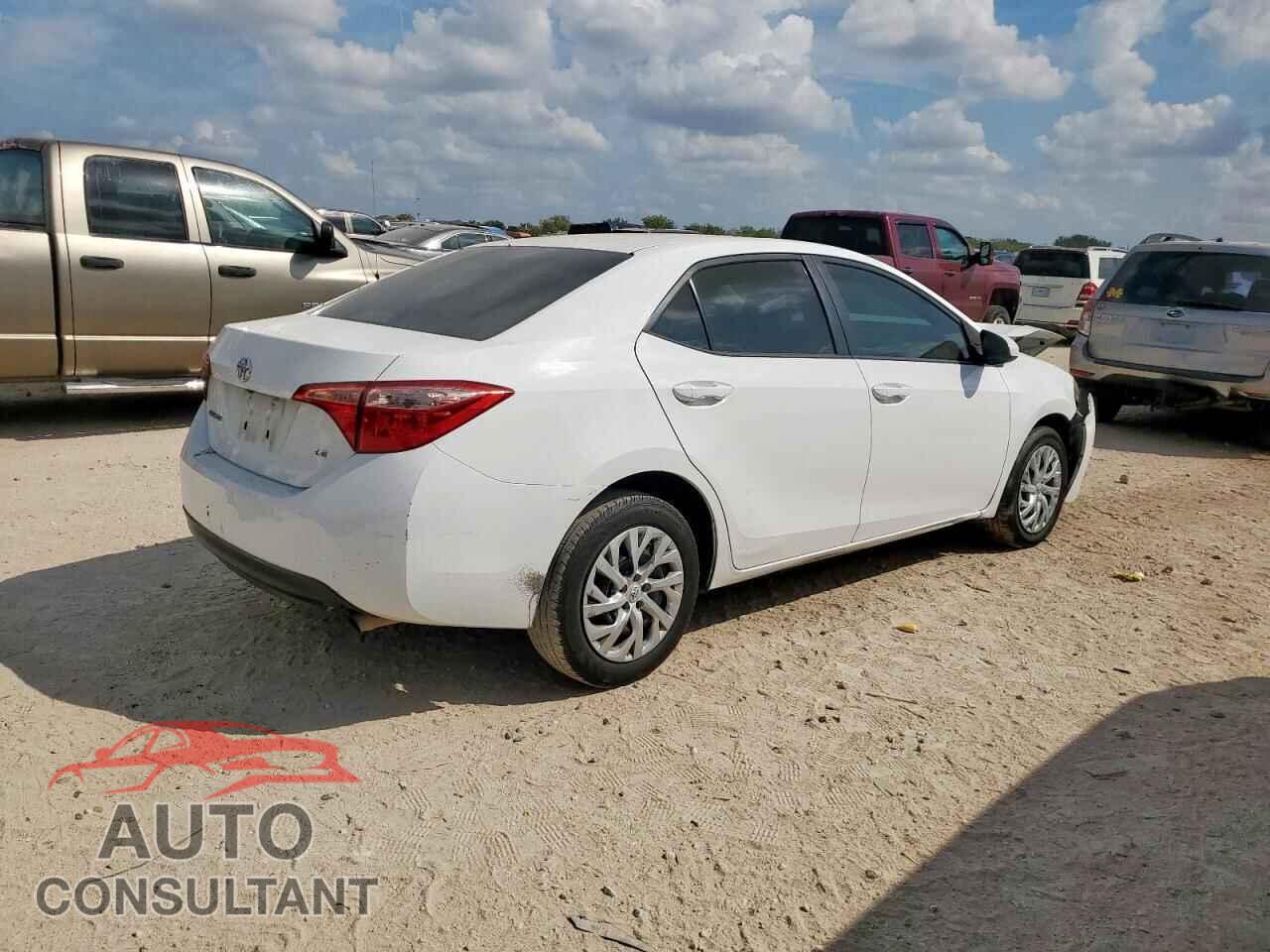 TOYOTA COROLLA 2018 - 5YFBURHE4JP844082