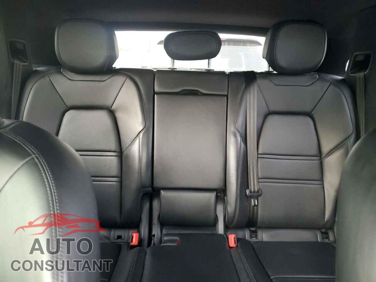 PORSCHE CAYENNE 2019 - WP1AA2AY9KDA01756