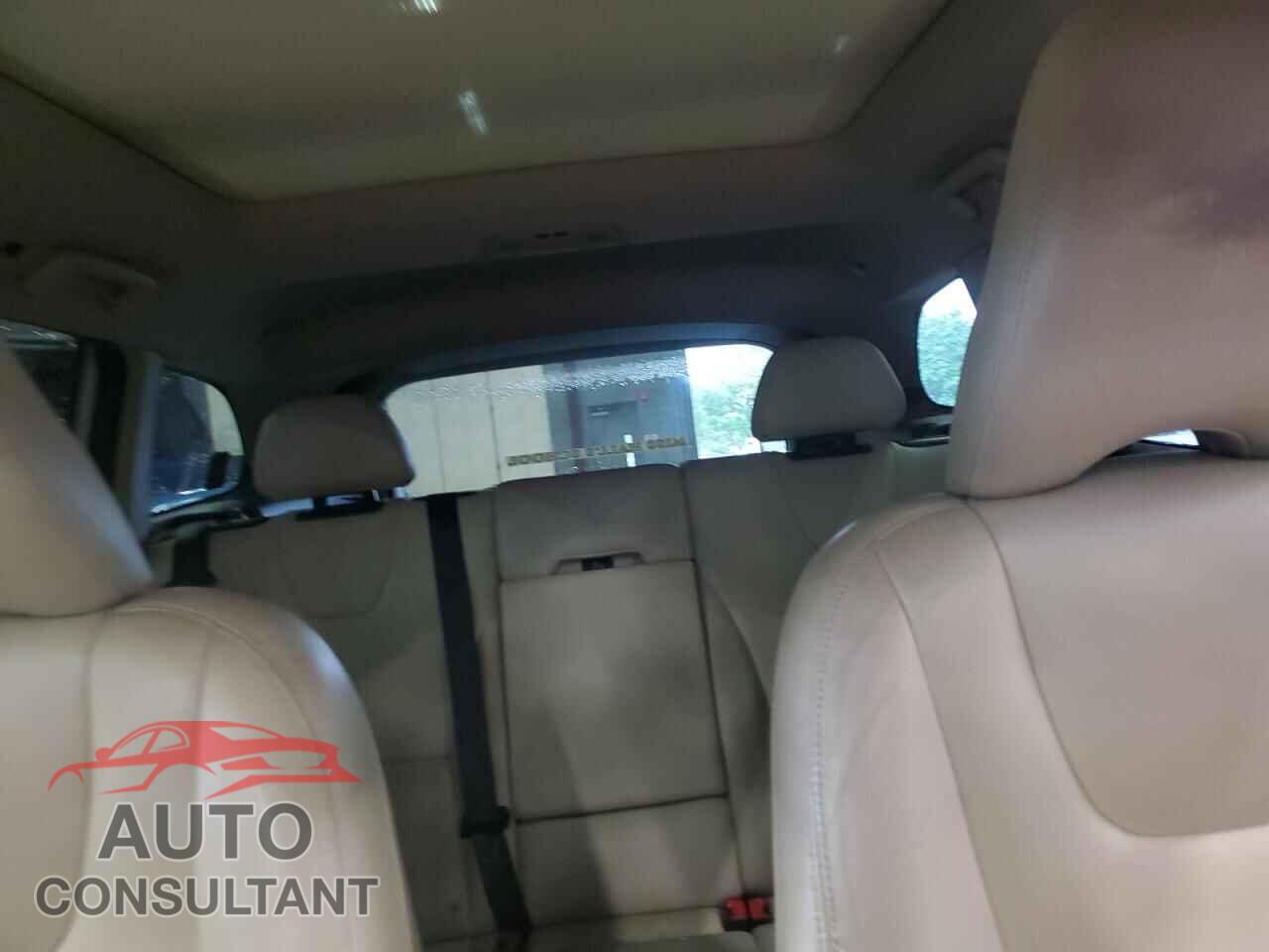 VOLVO XC60 2016 - YV4902RM8G2847014