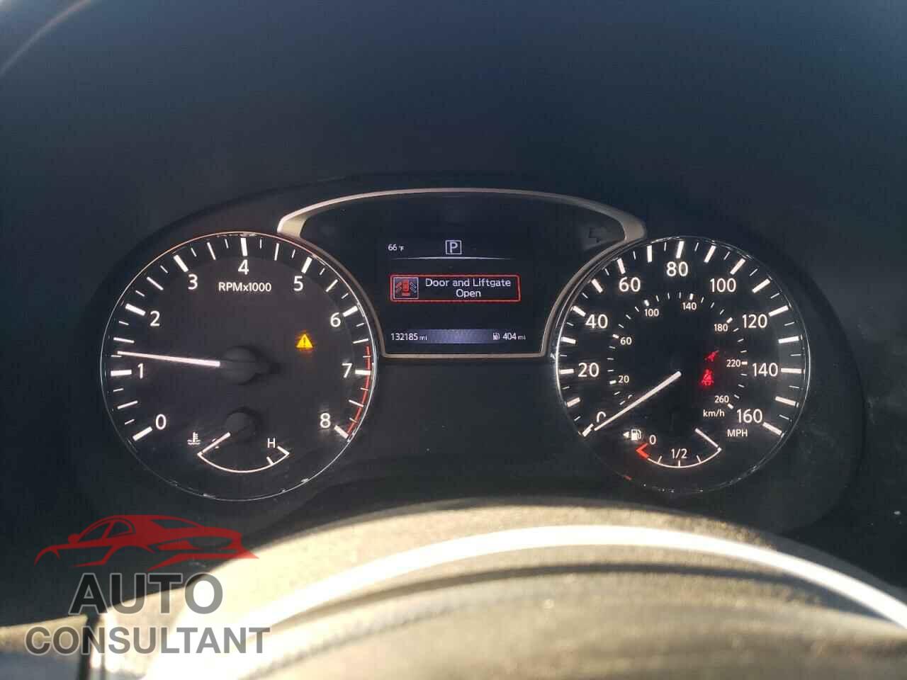 NISSAN PATHFINDER 2017 - 5N1DR2MN5HC648948