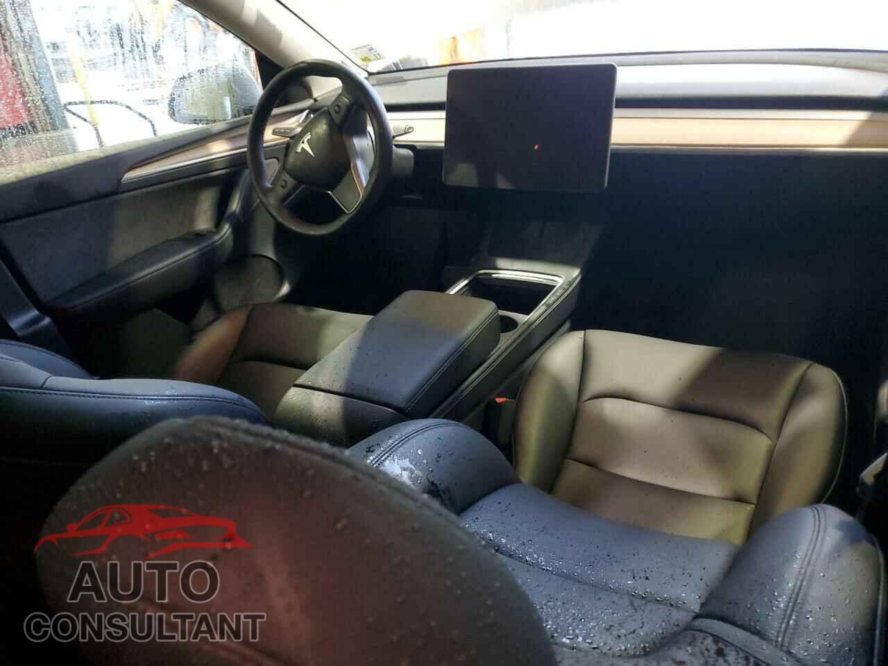 TESLA MODEL Y 2025 - 7SAYGDED6SF228464