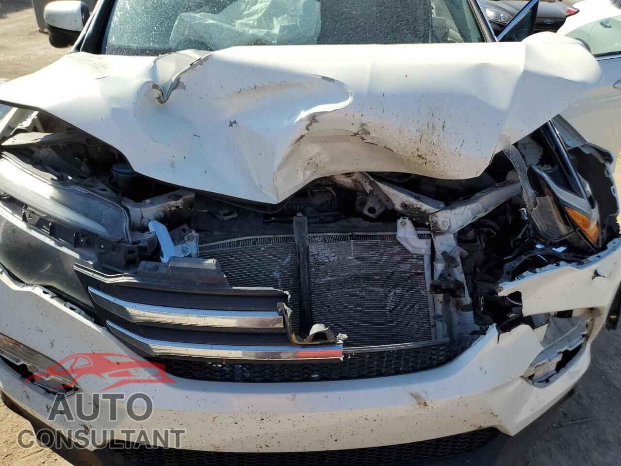 HONDA PILOT 2017 - 5FNYF6H54HB024013