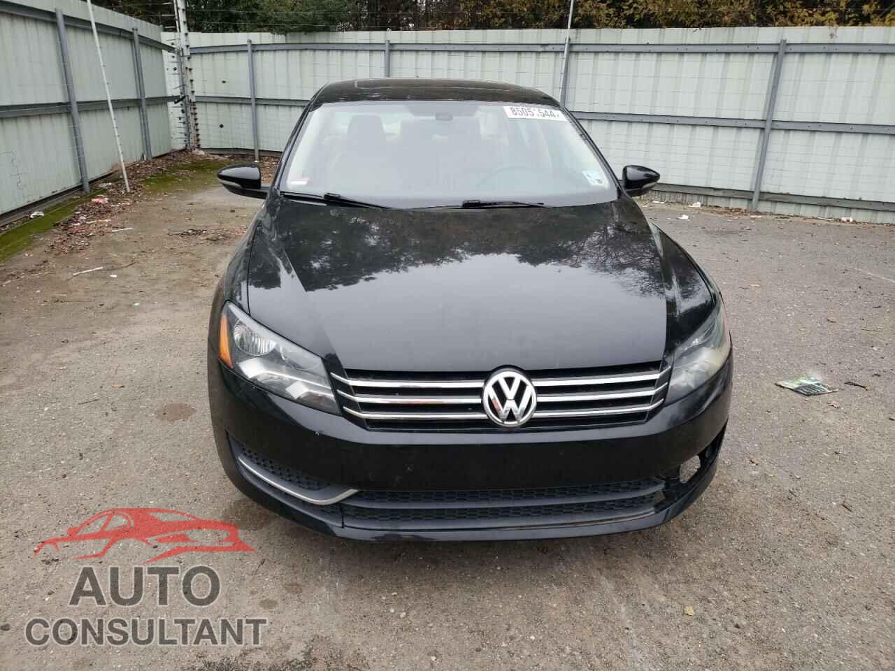 VOLKSWAGEN PASSAT 2012 - 1VWBH7A37CC091111