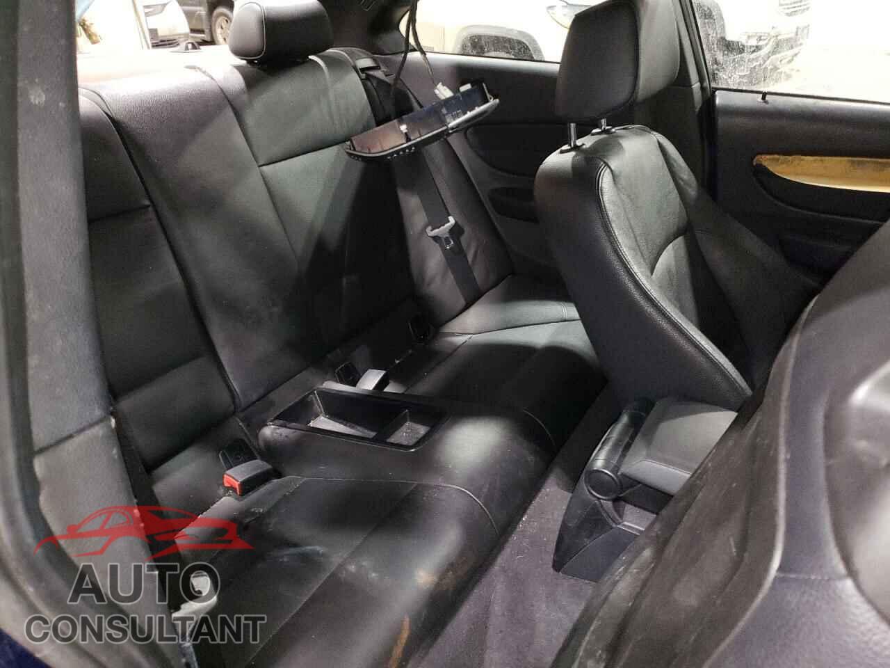 BMW 1 SERIES 2011 - WBAUC9C50BVM11423
