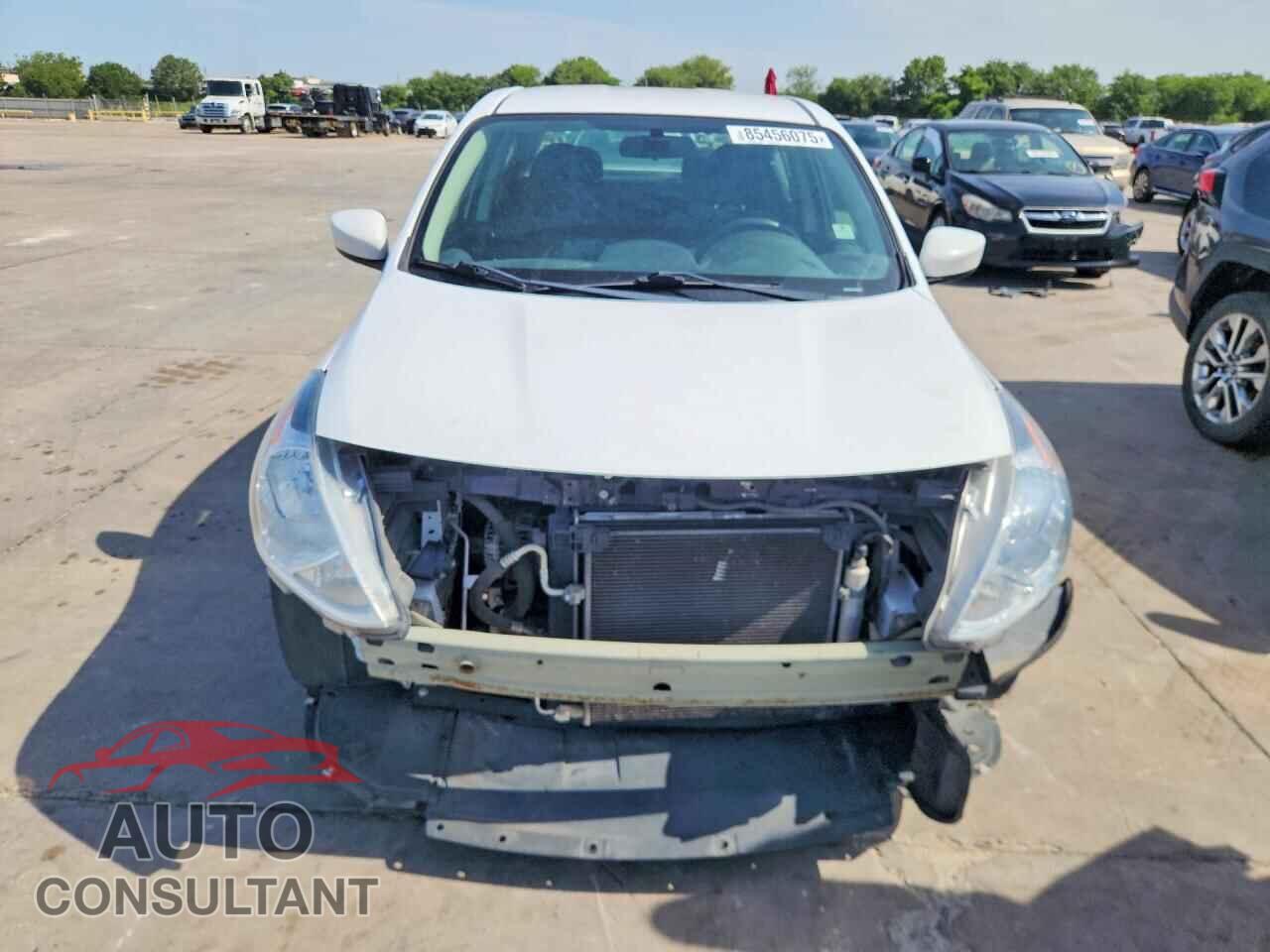 NISSAN VERSA 2019 - 3N1CN7AP0KL823555