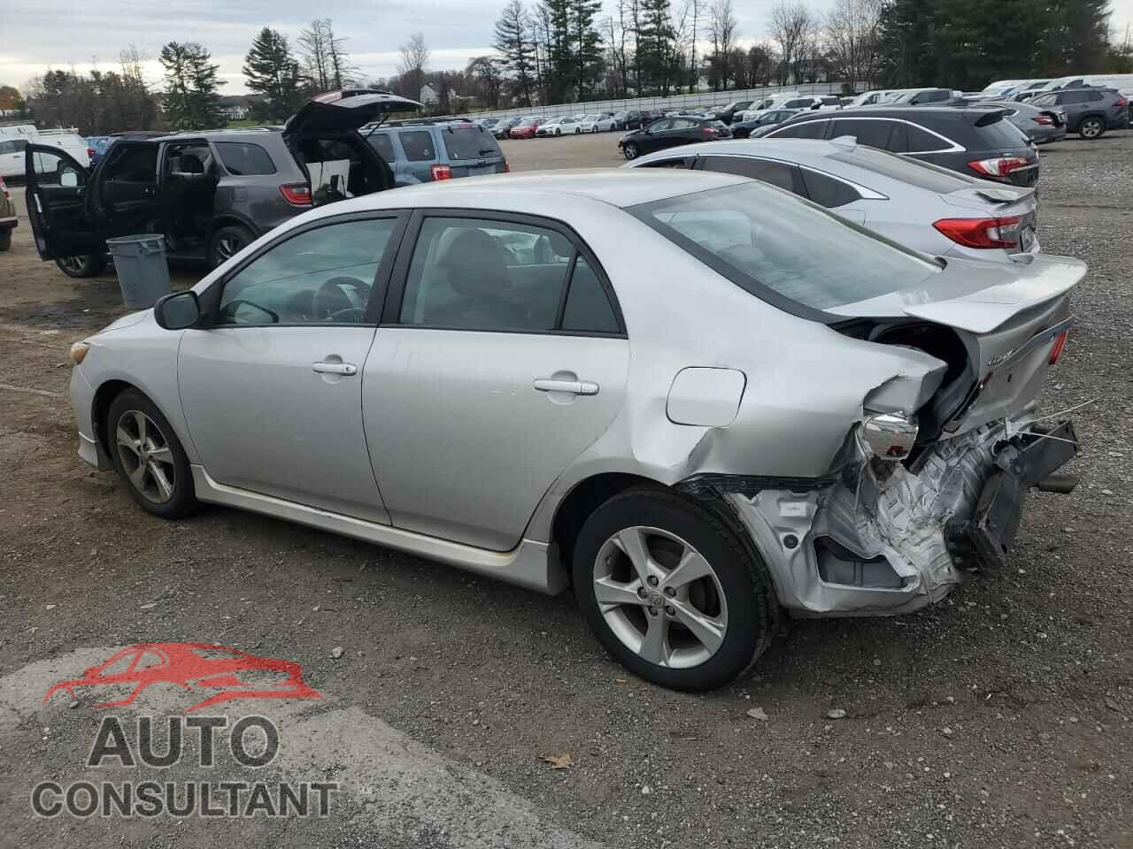 TOYOTA COROLLA 2011 - 2T1BU4EE1BC556545