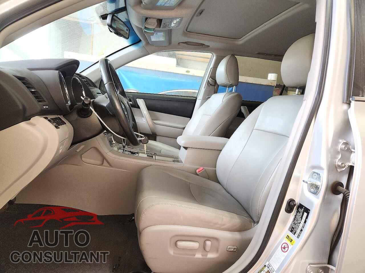 TOYOTA HIGHLANDER 2012 - 5TDBK3EHXCS123566