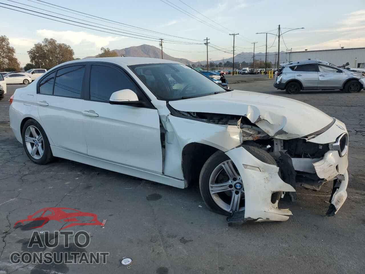 BMW 3 SERIES 2013 - WBA3C1C56DF438135