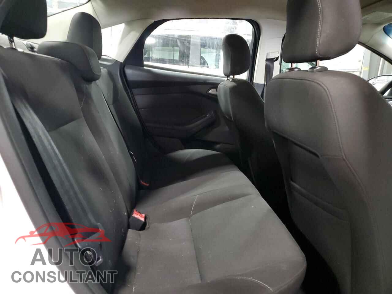 FORD FOCUS 2015 - 1FADP3F21FL249783