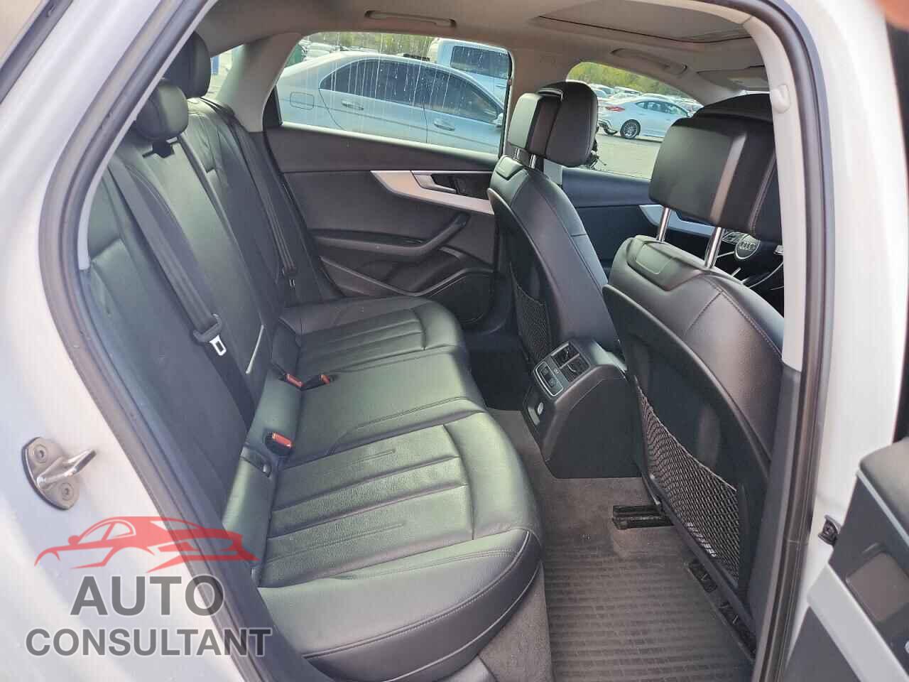 AUDI A4 2017 - WAUDNAF48HN038896