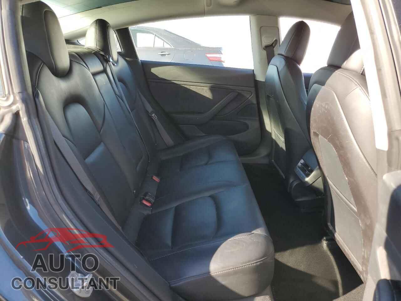 TESLA MODEL 3 2018 - 5YJ3E1EA2JF052805