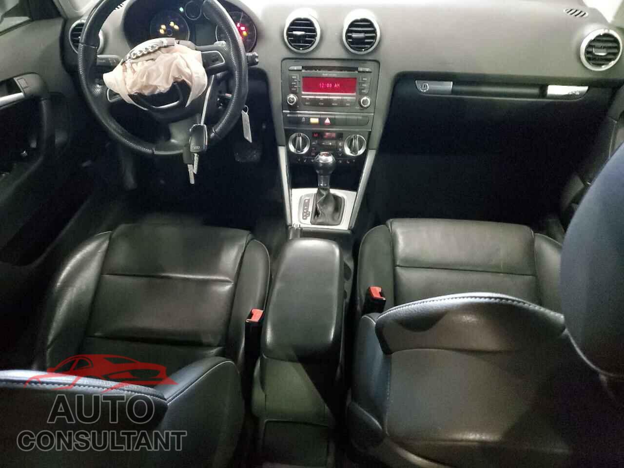 AUDI A3 2013 - WAUMFAFM6DA034134