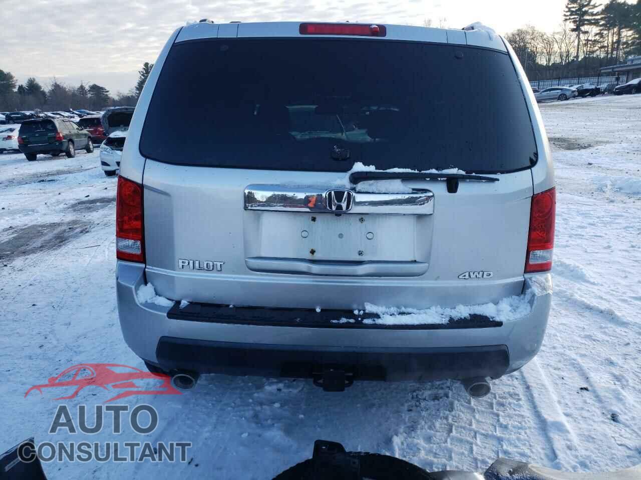HONDA PILOT 2011 - 5FNYF4H59BB020485
