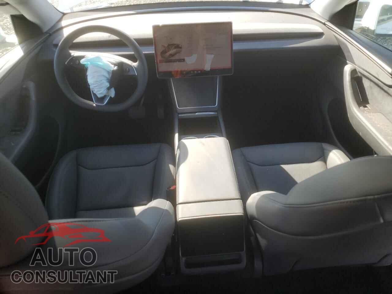 TESLA MODEL Y 2026 - 7SAYGDED5TF423084