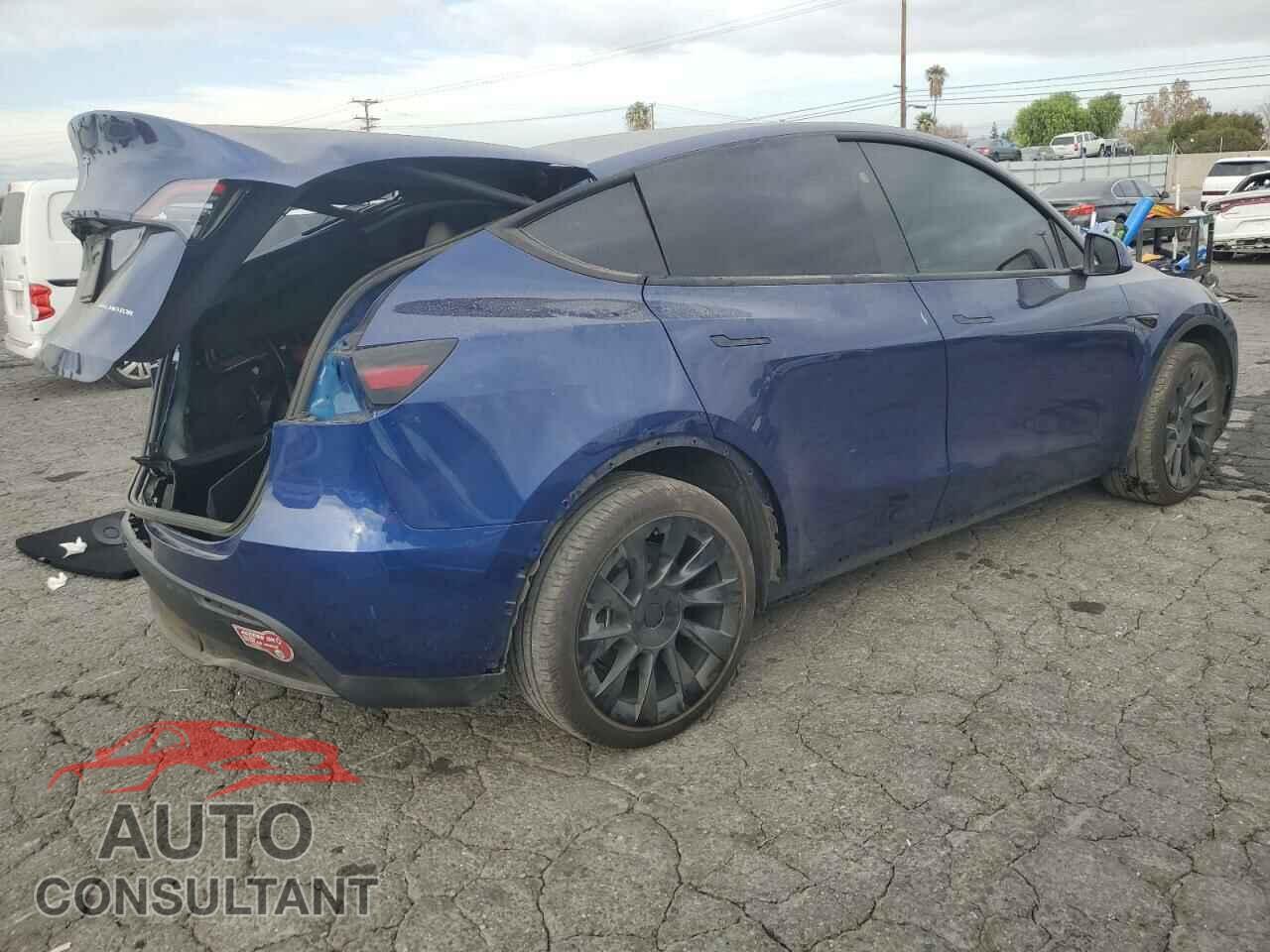 TESLA MODEL Y 2023 - 7SAYGDEE6PF875303