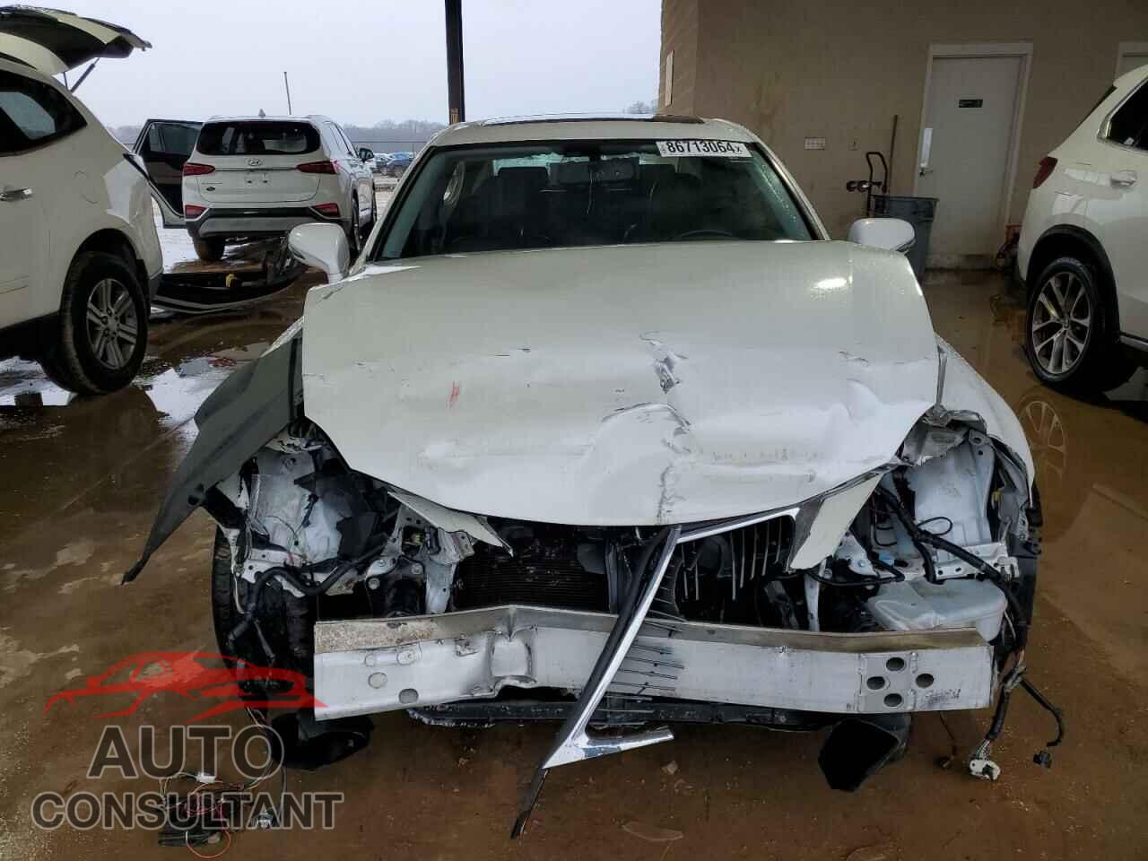 LEXUS IS 2012 - JTHBF5C20C5173458