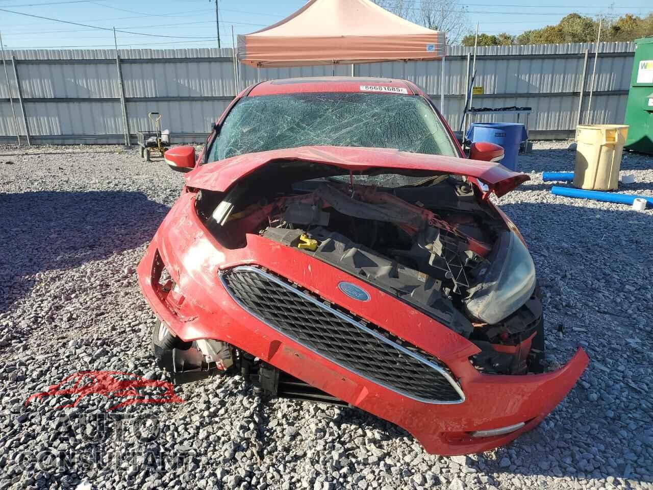 FORD FOCUS 2015 - 1FADP3K20FL264376