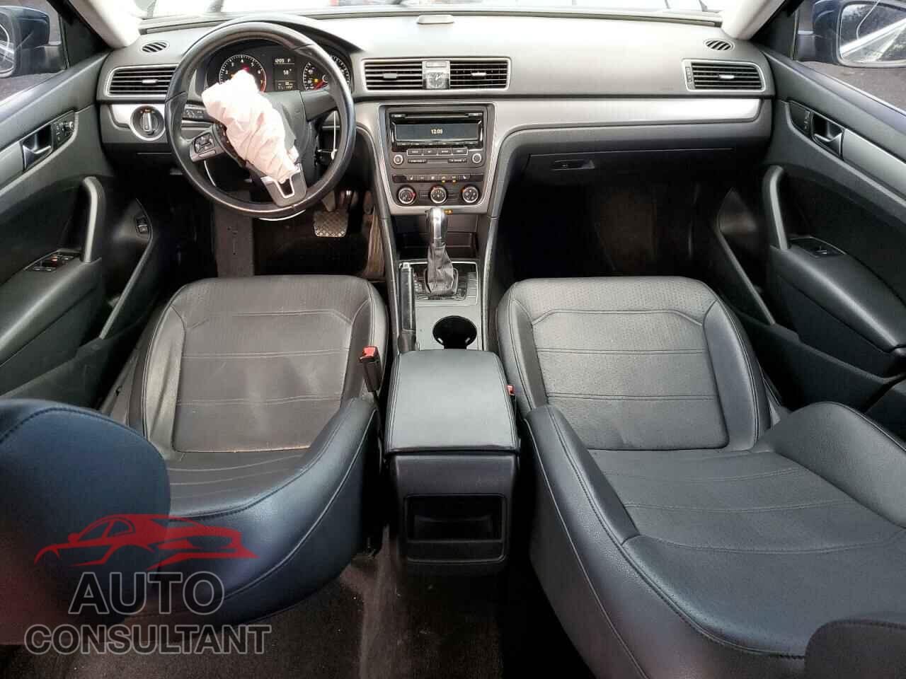 VOLKSWAGEN PASSAT 2014 - 1VWAT7A38EC058521
