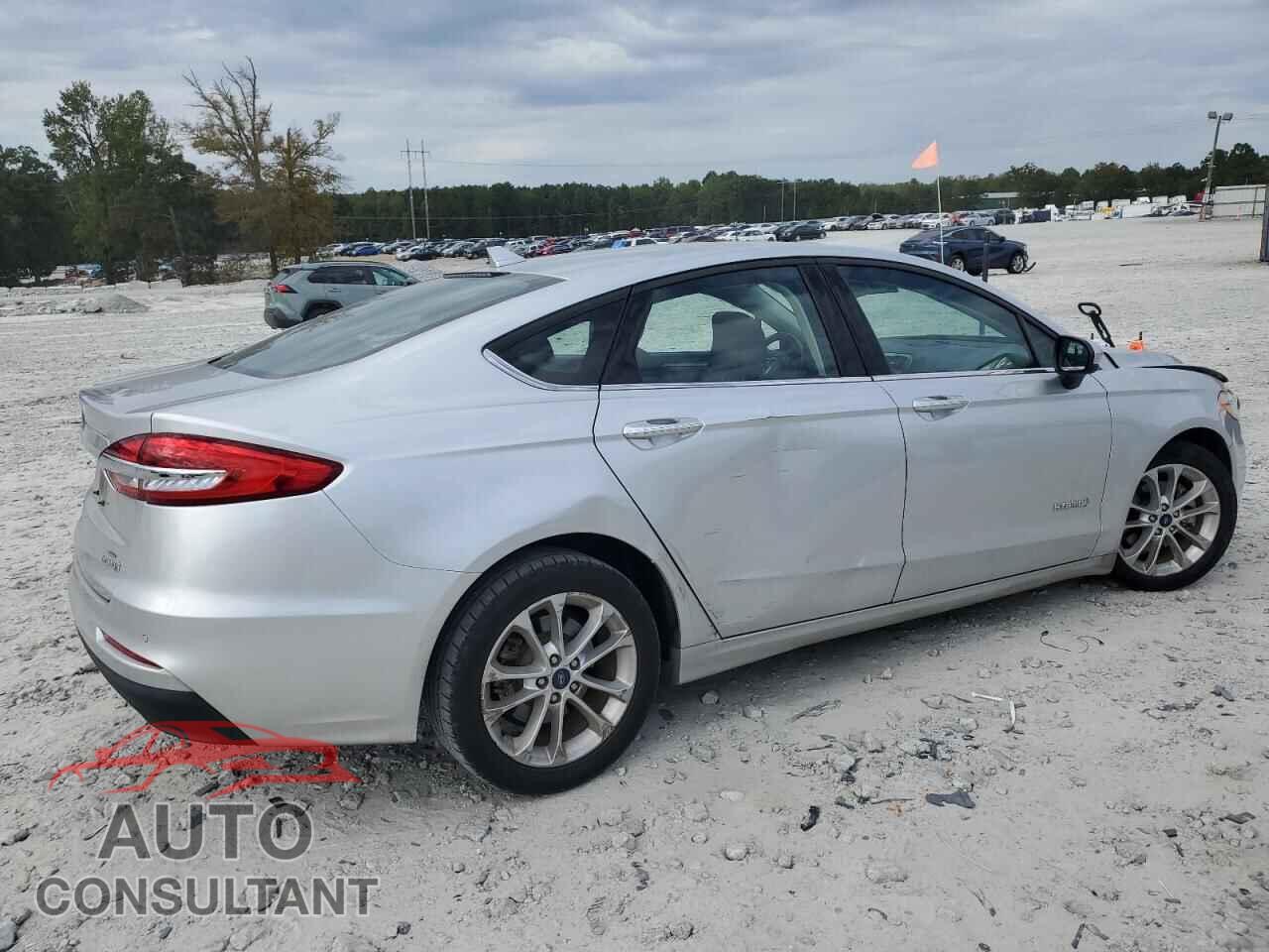 FORD FUSION 2019 - 3FA6P0LU9KR206687