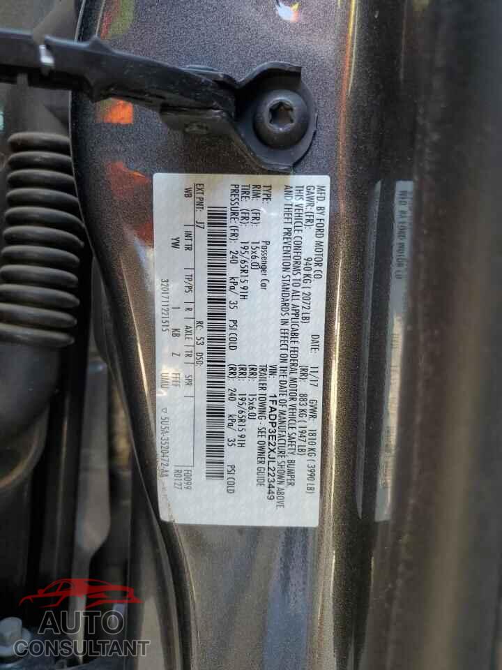 FORD FOCUS 2018 - 1FADP3E2XJL223449