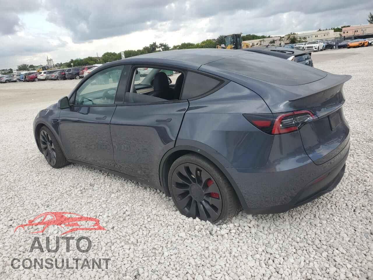 TESLA MODEL Y 2023 - 7SAYGDEFXPF584635