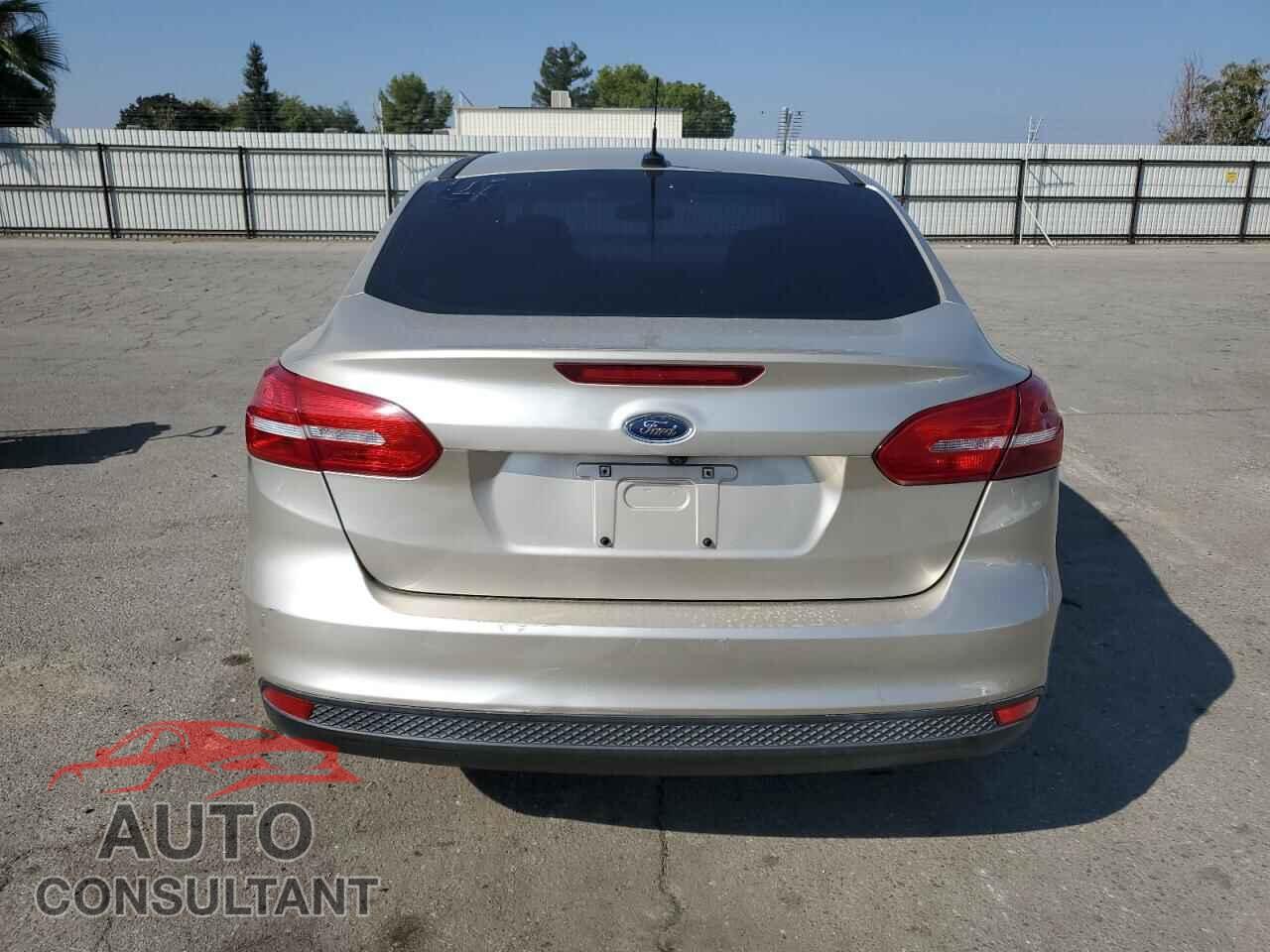 FORD FOCUS 2017 - 1FADP3F28HL304541