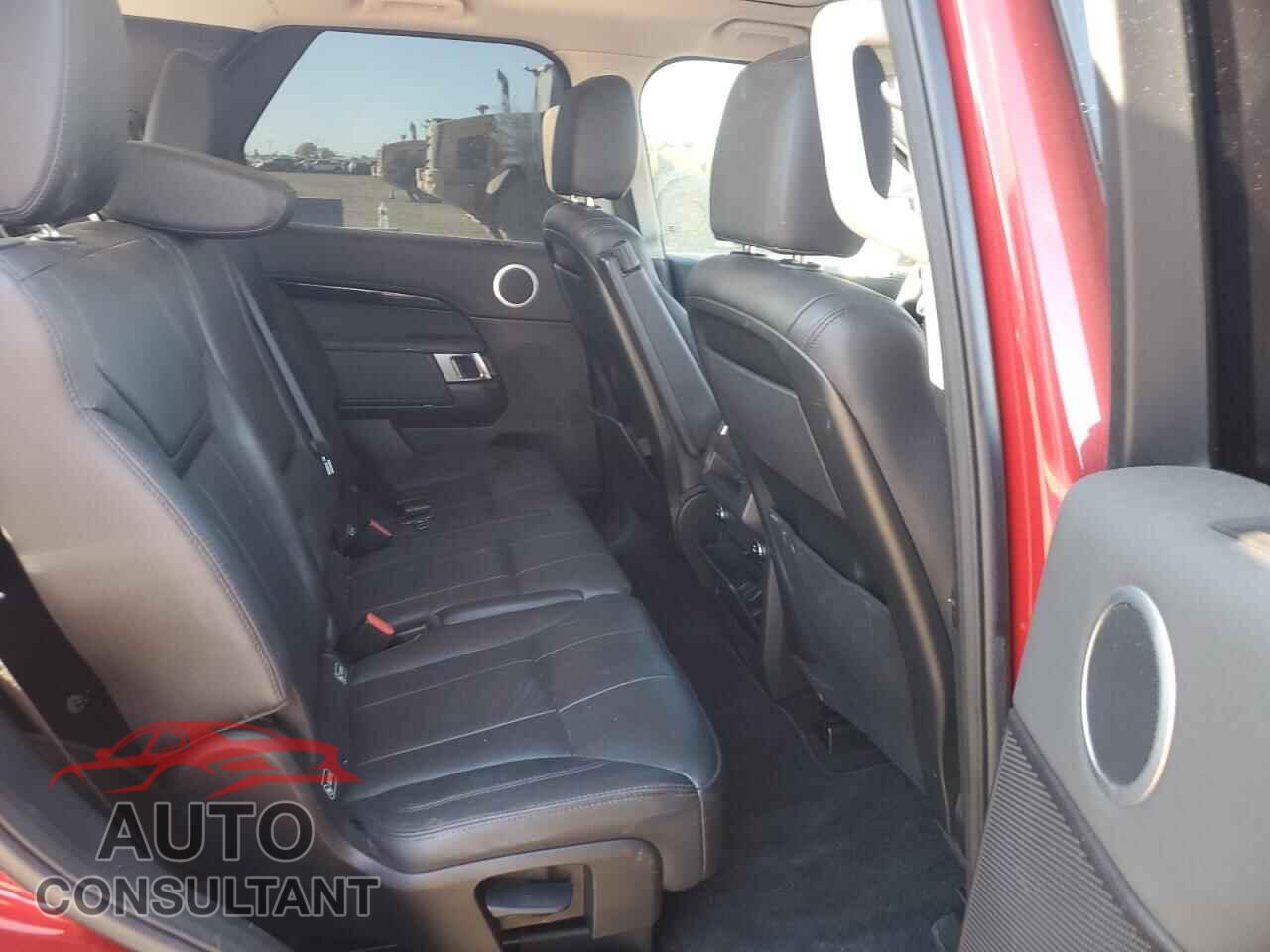 LAND ROVER DISCOVERY 2017 - SALRGBBV8HA046875