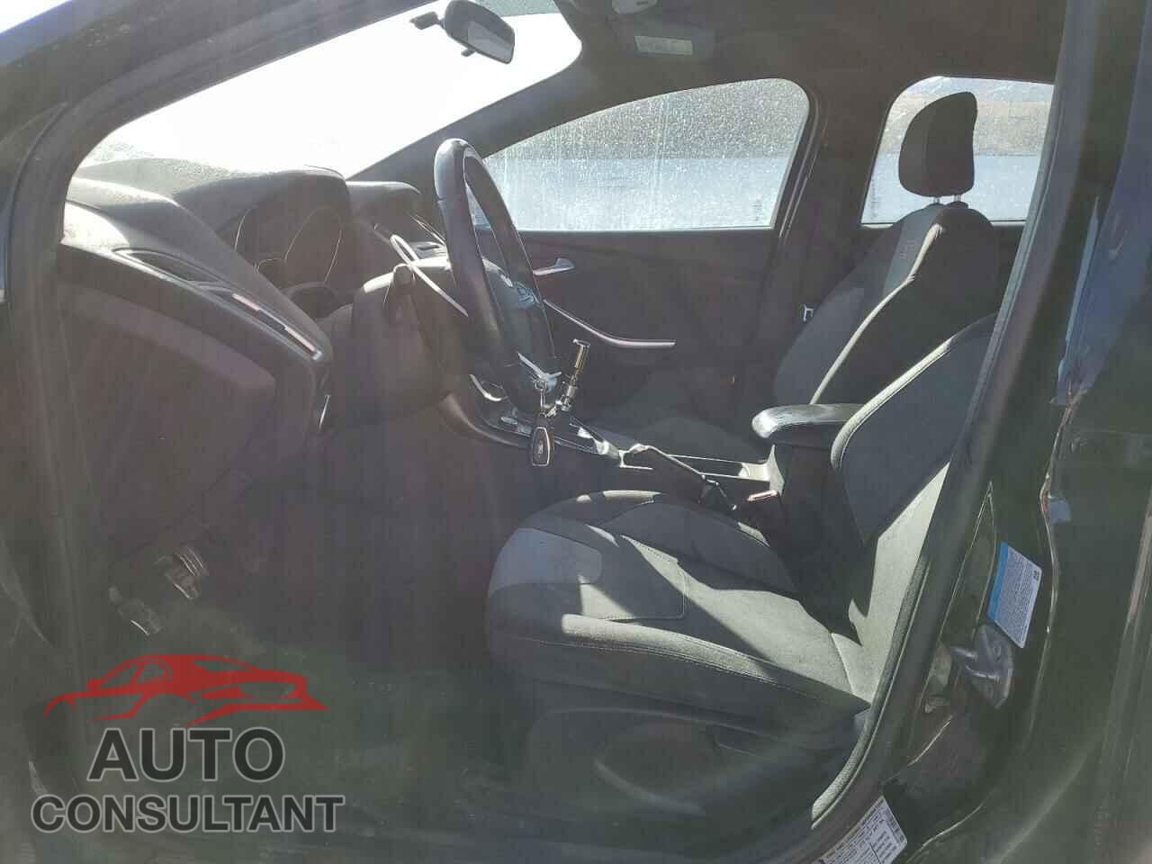 FORD FOCUS 2017 - 1FADP3L96HL334011