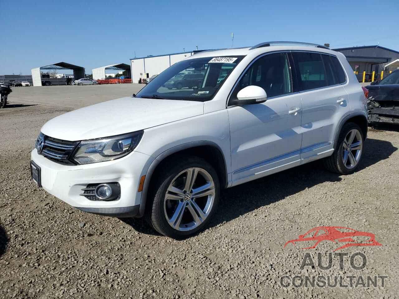 VOLKSWAGEN TIGUAN 2015 - WVGAV7AX3FW017404