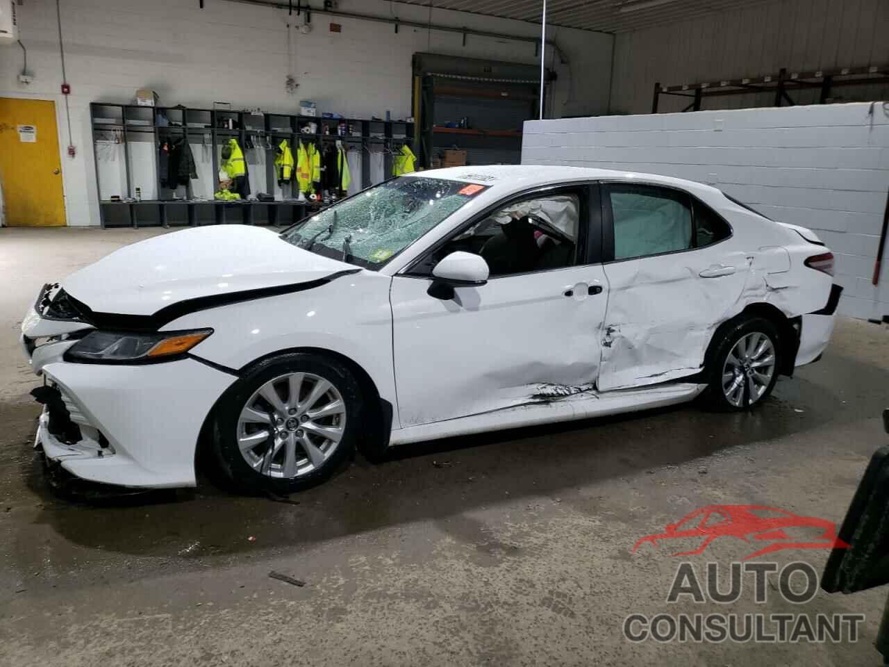 TOYOTA CAMRY 2018 - 4T1B11HK1JU544952