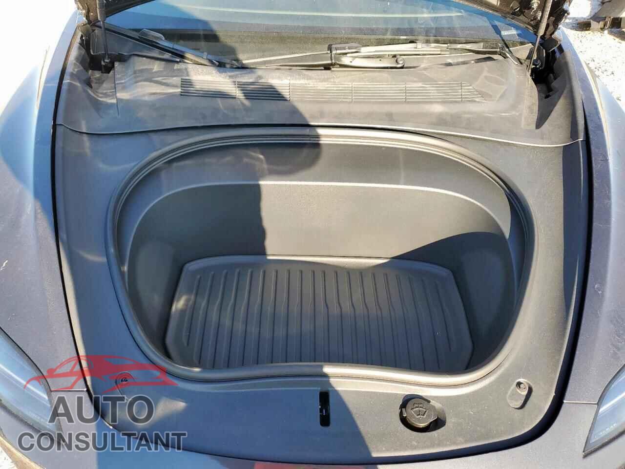 TESLA MODEL 3 2025 - 5YJ3E1EA0SF023742