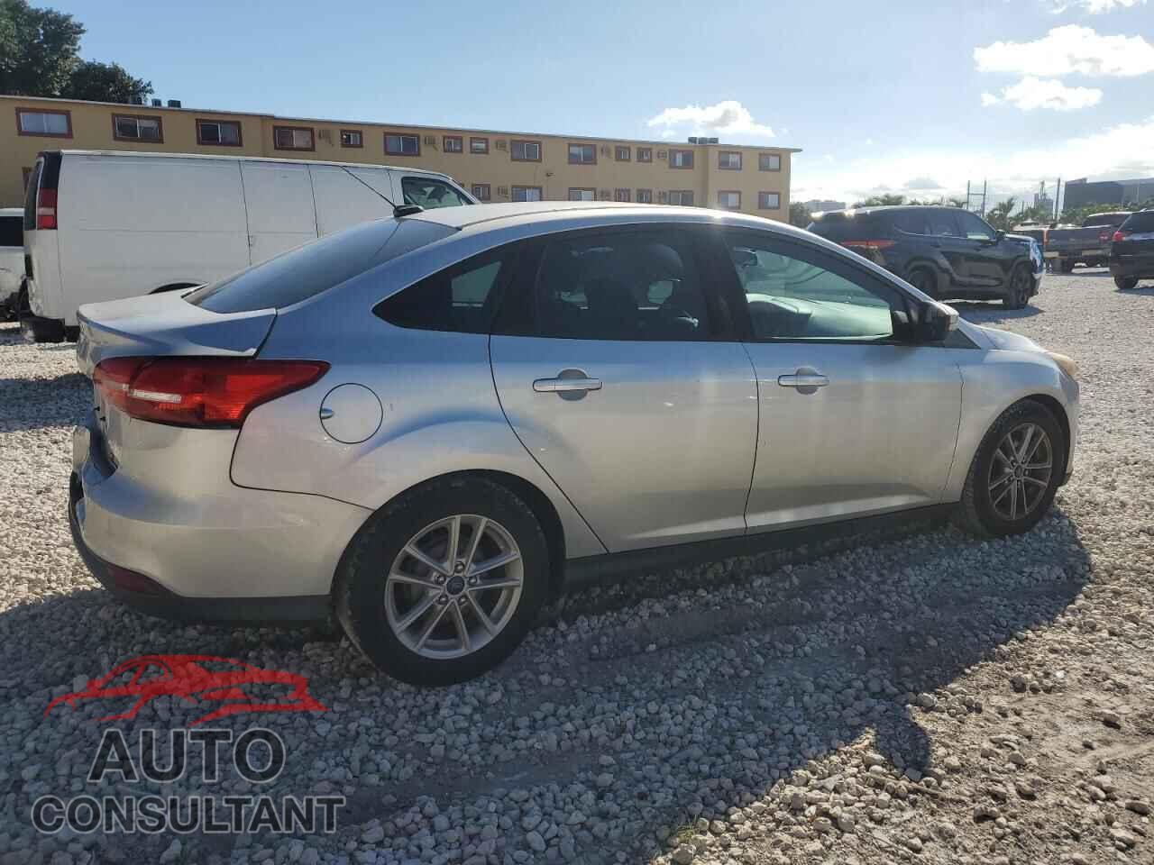 FORD FOCUS 2015 - 1FADP3F25FL207472