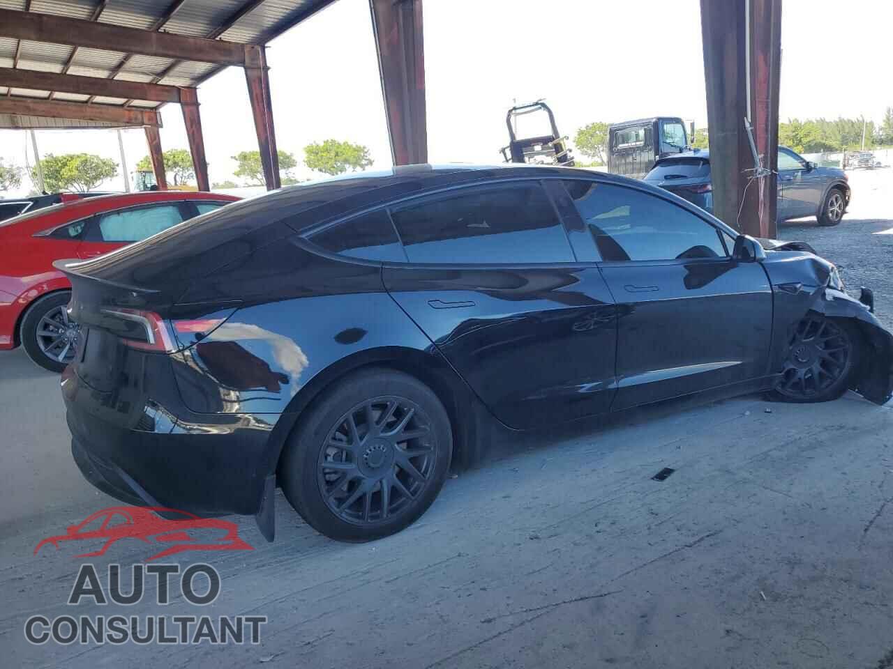 TESLA MODEL 3 2024 - 5YJ3E1EA5RF858875