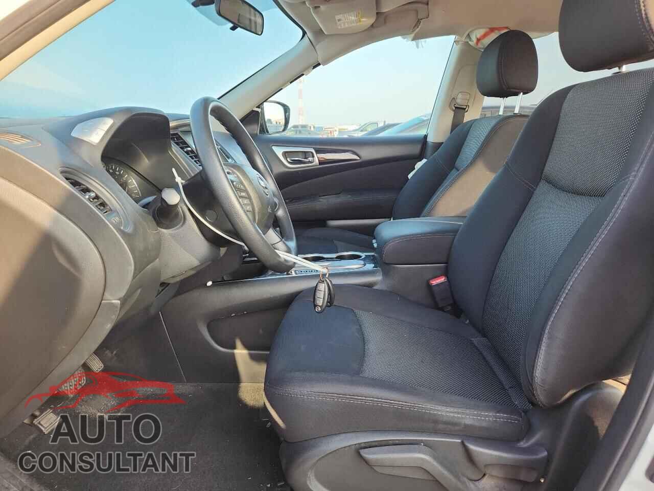 NISSAN PATHFINDER 2017 - 5N1DR2MN9HC620554