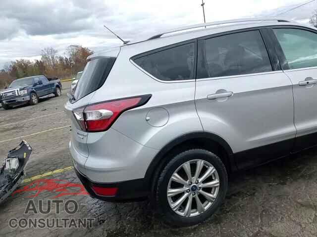 FORD ESCAPE 2017 - 1FMCU0JD1HUE34401