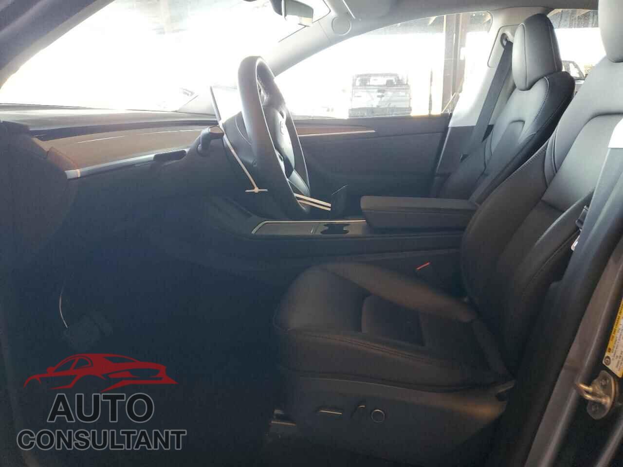TESLA MODEL Y 2024 - 7SAYGDEE2RF106834