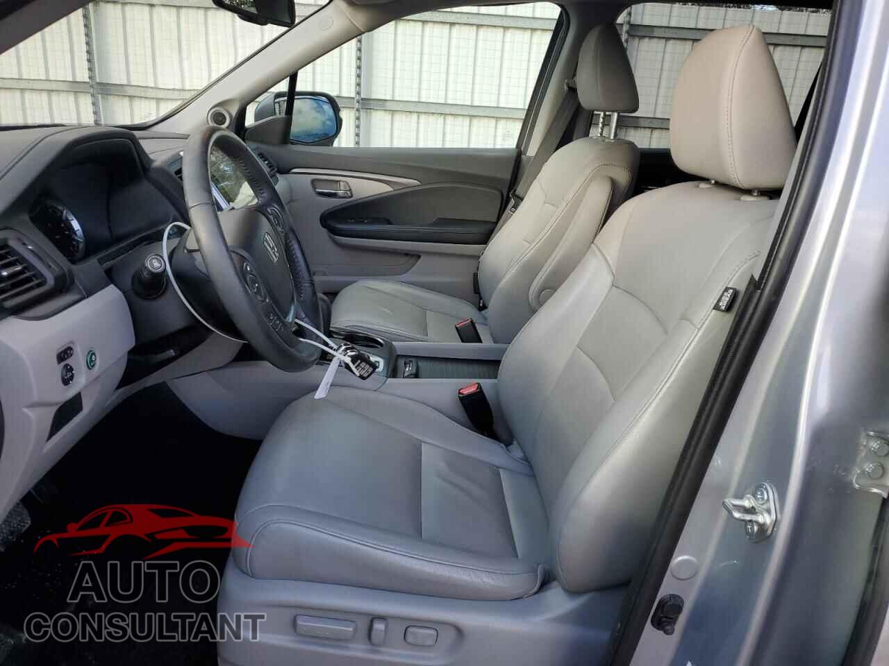 HONDA PILOT 2018 - 5FNYF6H79JB005111