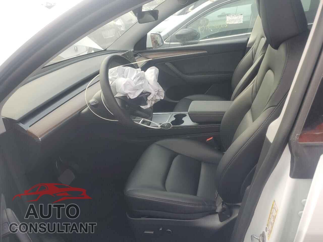 TESLA MODEL Y 2024 - 7SAYGAEE4RF206318
