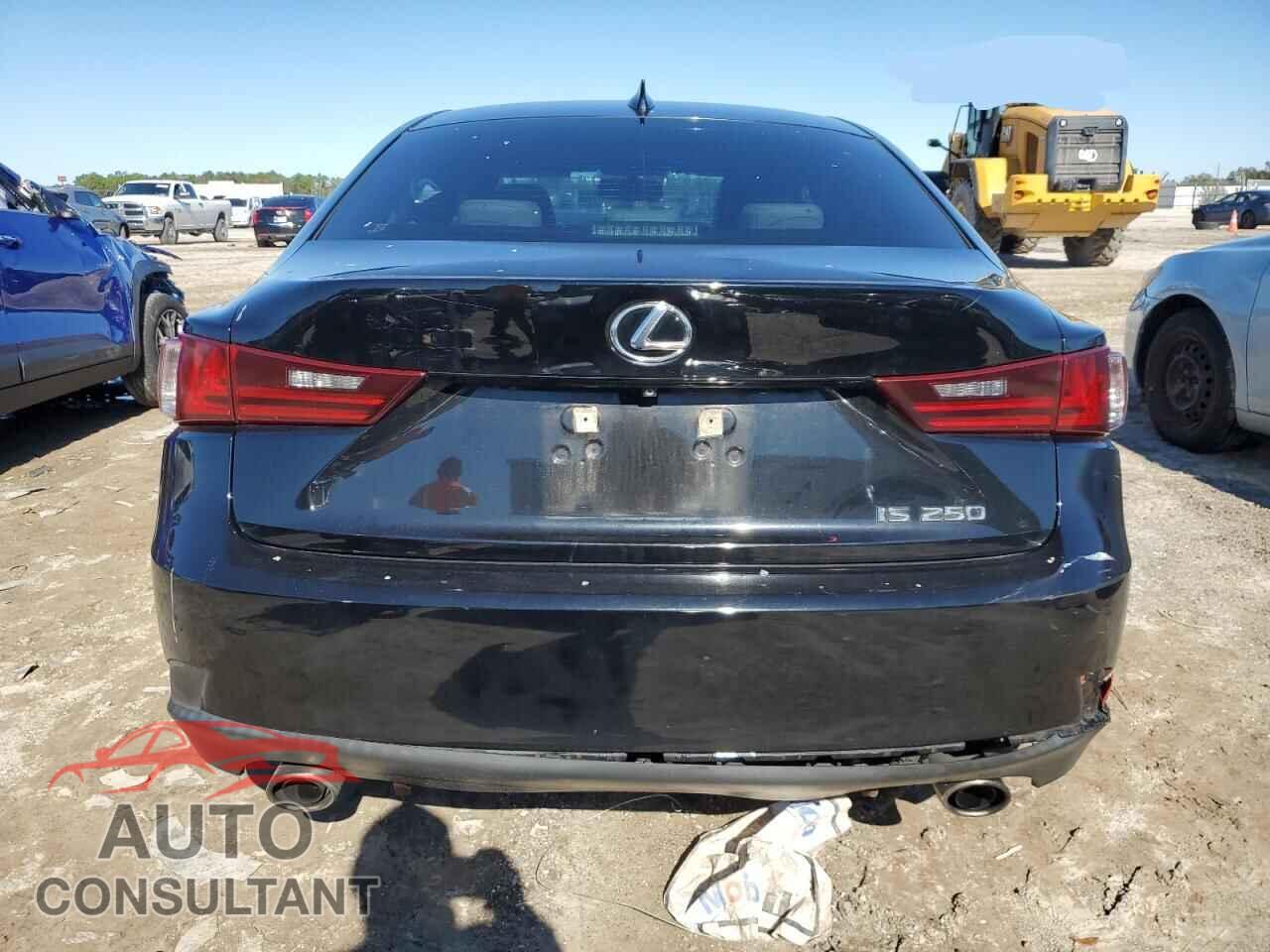 LEXUS IS 2014 - JTHBF1D27E5018299