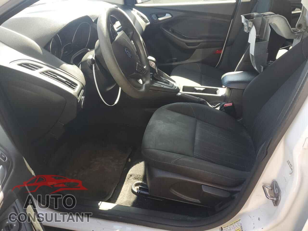 FORD FOCUS 2017 - 1FADP3K22HL285877