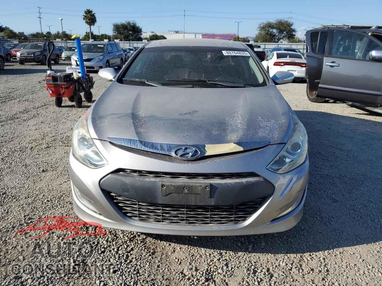 HYUNDAI SONATA 2012 - KMHEC4A41CA056805