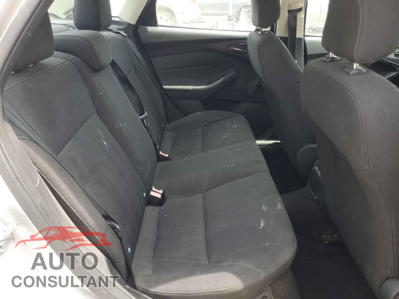 FORD FOCUS 2016 - 1FADP3E25GL241365