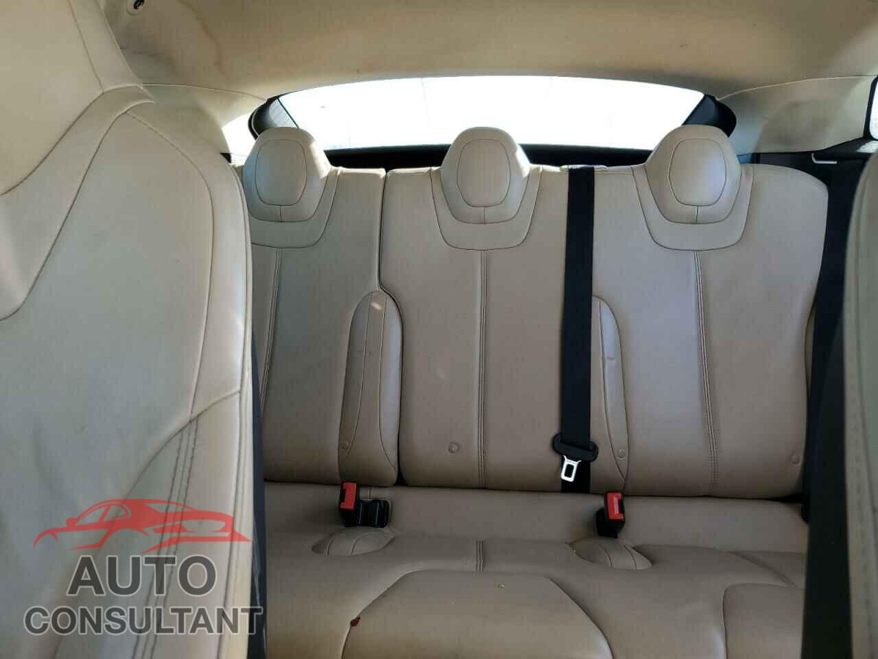 TESLA MODEL S 2013 - 5YJSA1CG5DFP03704
