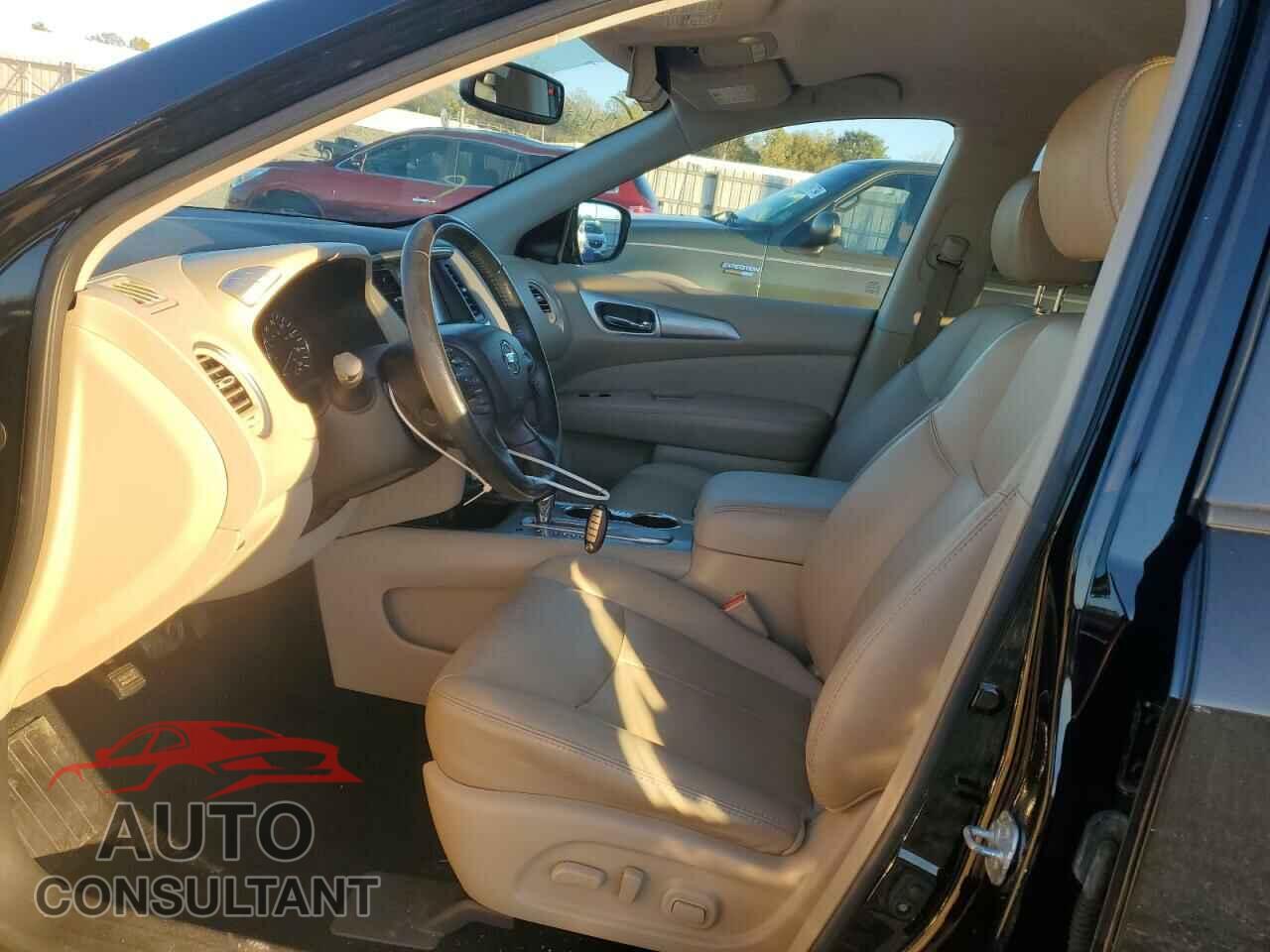 NISSAN PATHFINDER 2017 - 5N1DR2MN4HC684632