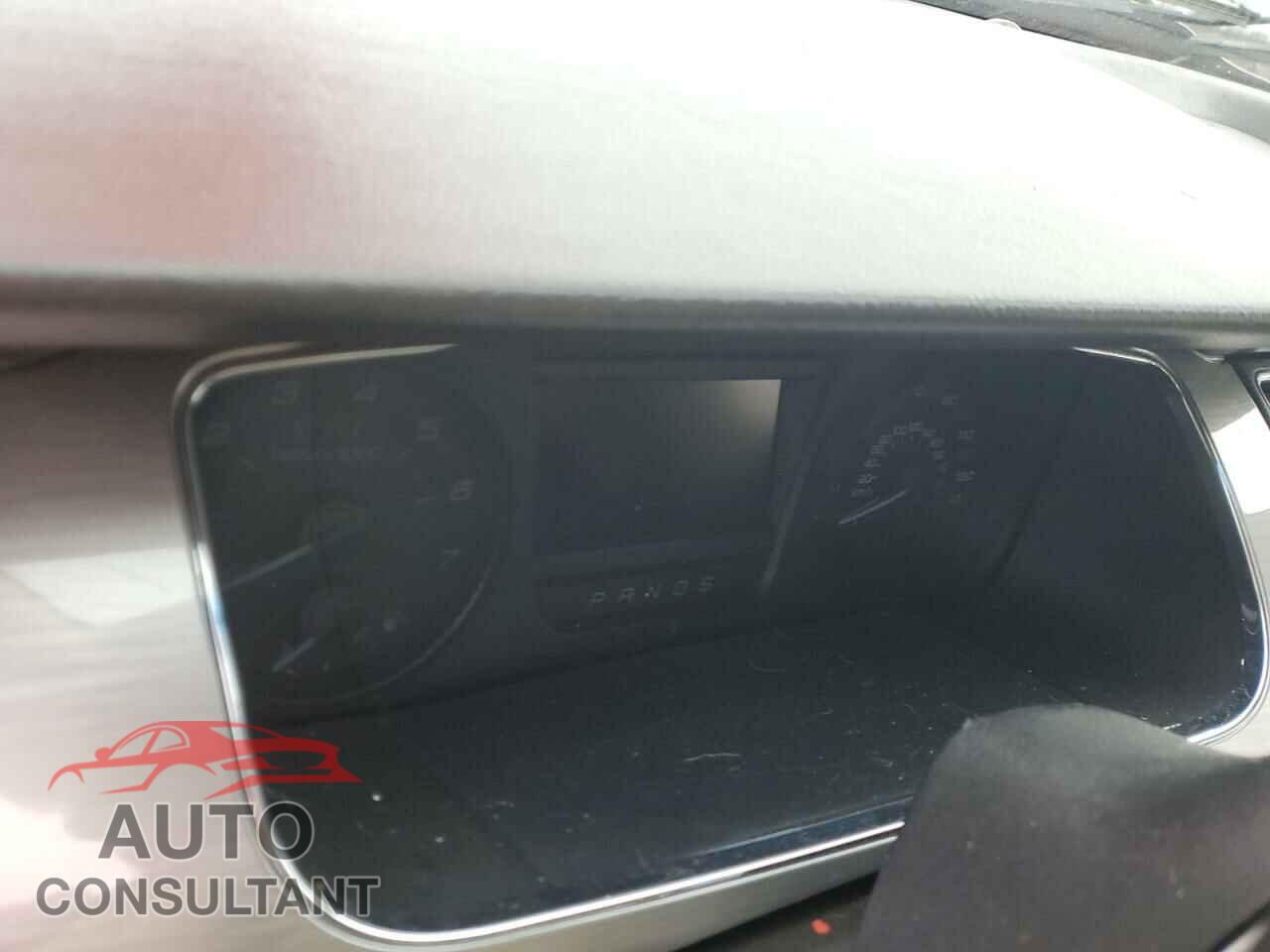 FORD TAURUS 2018 - 1FAHP2E81JG100017