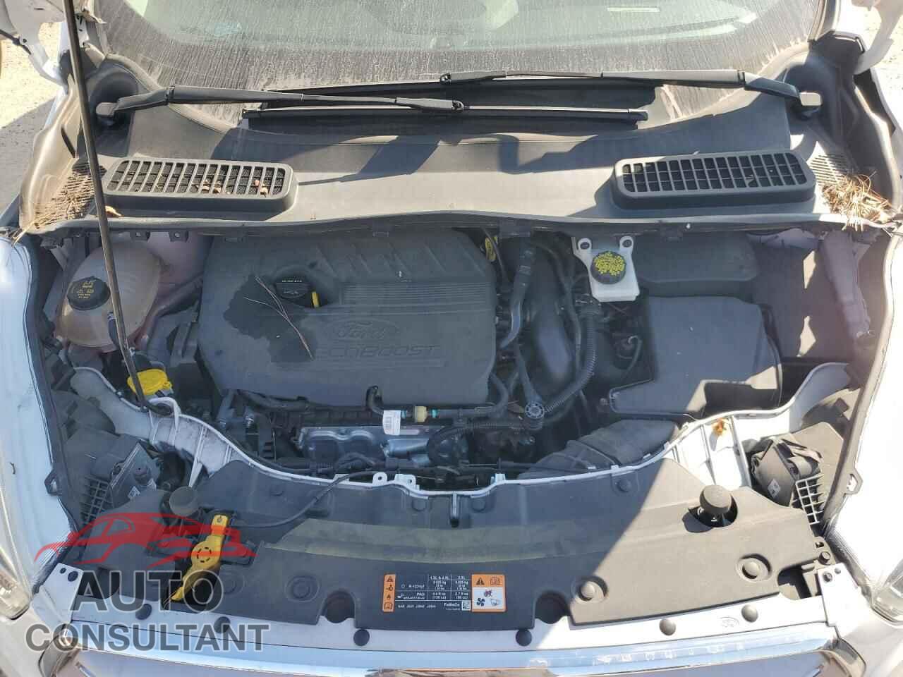 FORD ESCAPE 2018 - 1FMCU0HD4JUD25894